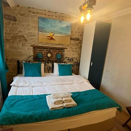 Foca Antik Otel Екстериор снимка