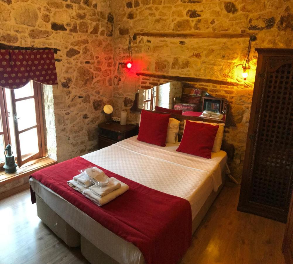 Foca Antik Otel Екстериор снимка
